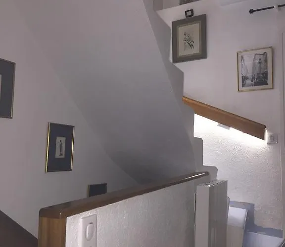 Πανσιόν La Maisonette 4*